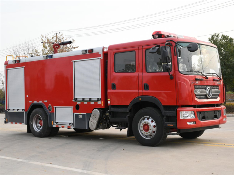 東風(fēng)8噸水罐消防車(chē)