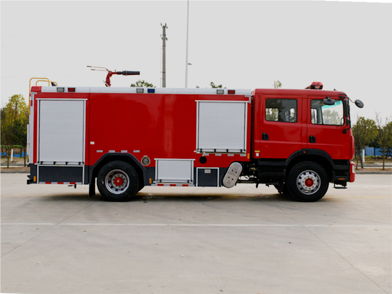 東風(fēng)8噸水罐消防車(chē)