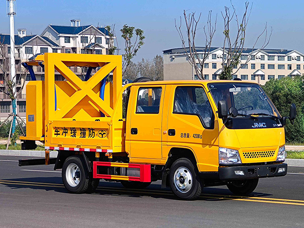 江鈴順威70K/80K防撞緩沖車(chē)