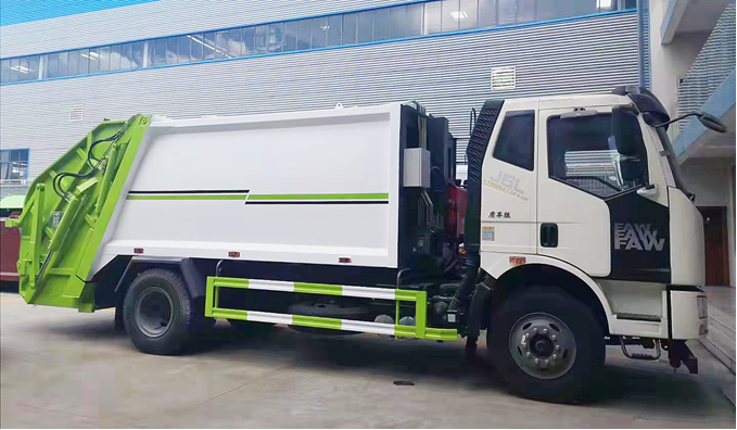 解放J6，13方壓縮垃圾車