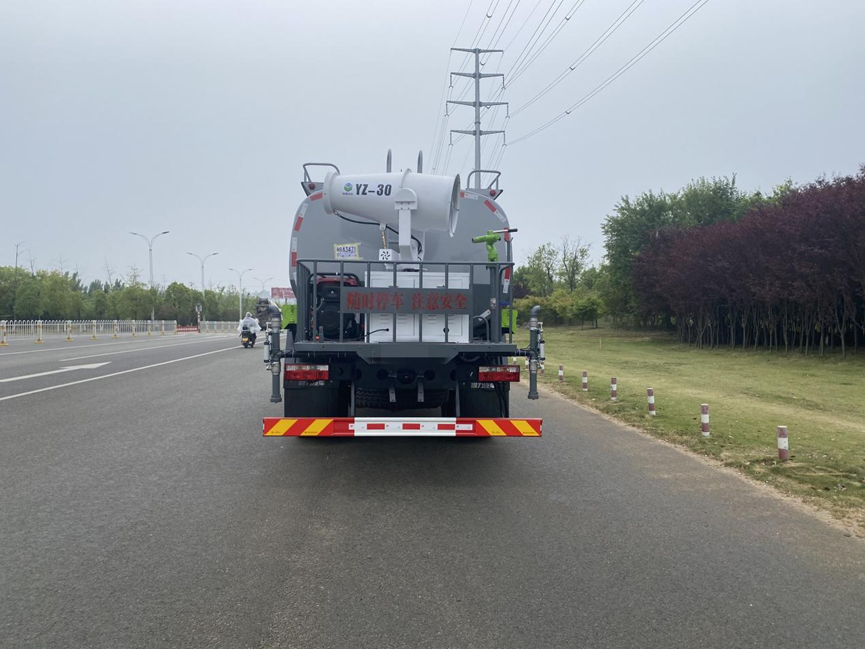 D9系列13.84方綠化噴灑車(chē)