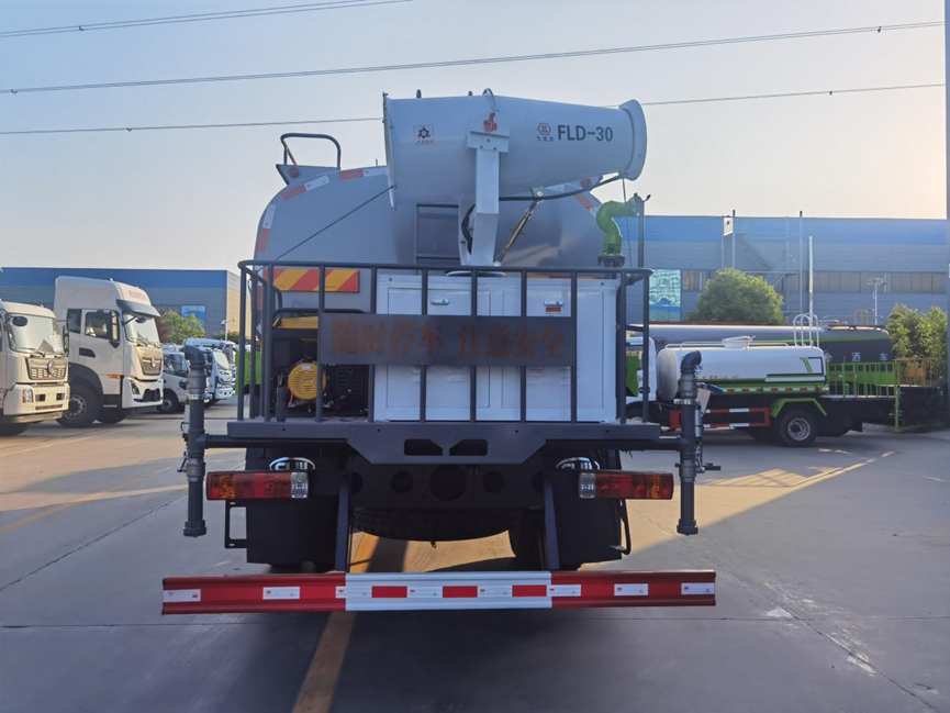 解放系列11.91方綠化噴灑車(chē)