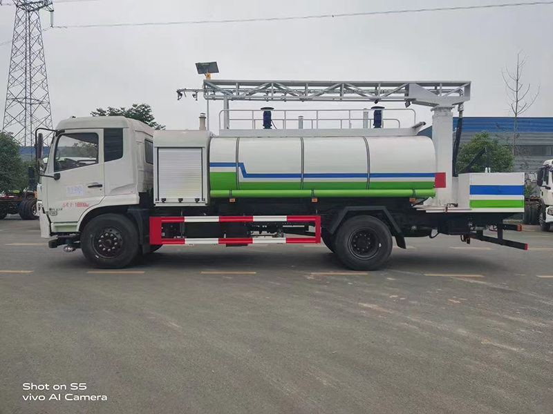 天錦230馬力鐵路抑塵車(chē)