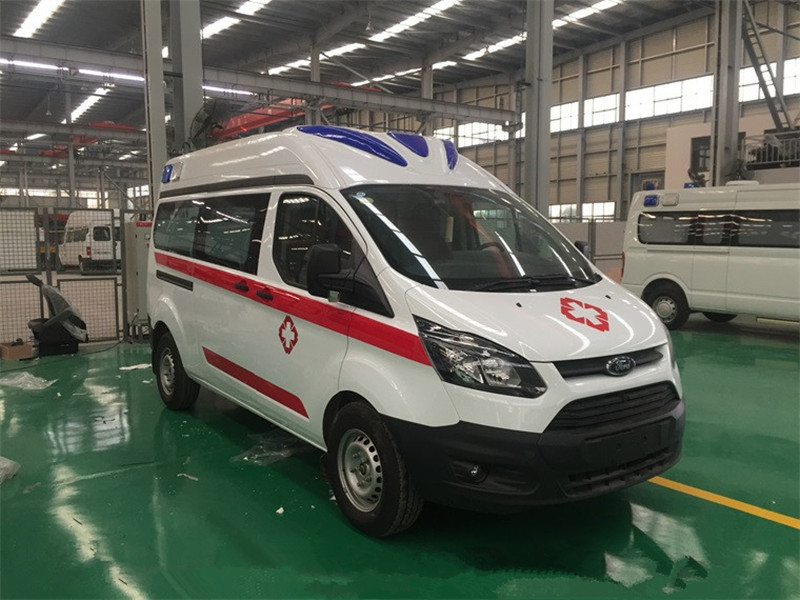 福特V362中軸中頂救護(hù)車(chē)